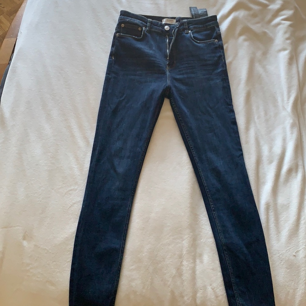 ZARA JEANS / NEVER WORN / SIZE  6